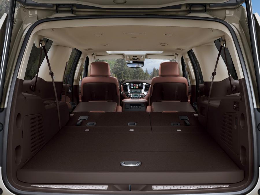 Chevrolet Suburban 2014 года  (фото 2 из 8)